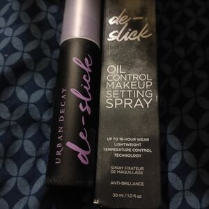 Urban Decay De-Slick Oil Control Setting Spray - 1 Fl Oz